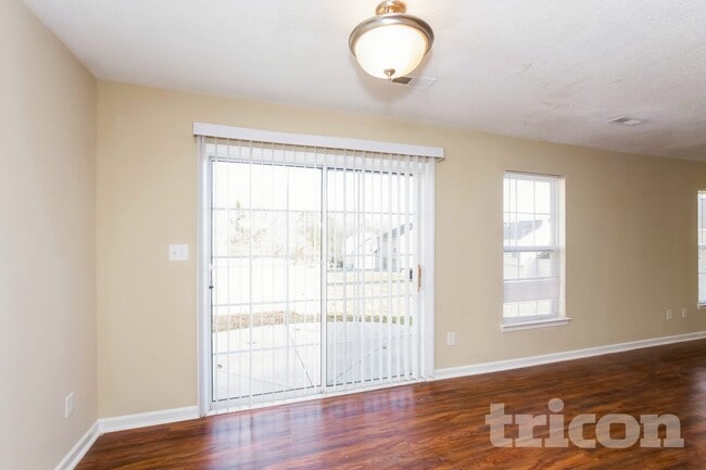 Foto del edificio - 3323 Mazen Ct