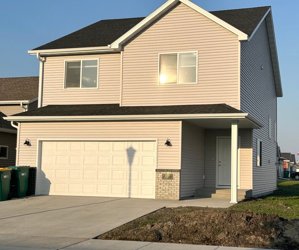 Foto principal - 6898 Joseph St