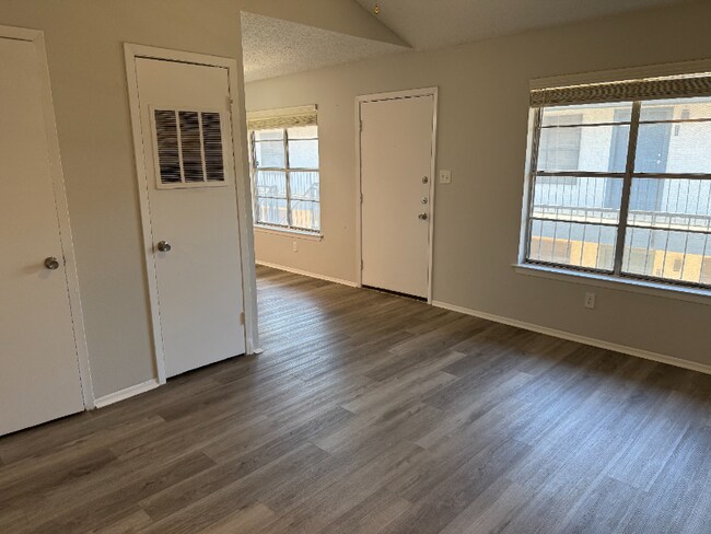 Foto del edificio - 3907 E Southcross