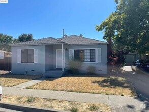 Building Photo - 1260 Mesa St