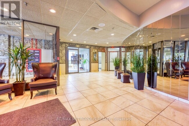 Building Photo - 155 Front St N