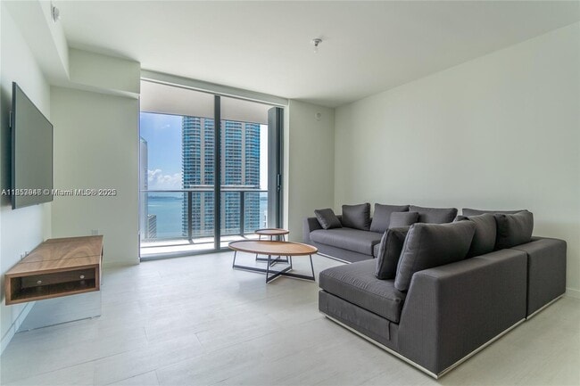 Building Photo - 1000 Brickell Plz