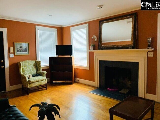 Building Photo - 4004 Rosewood Dr