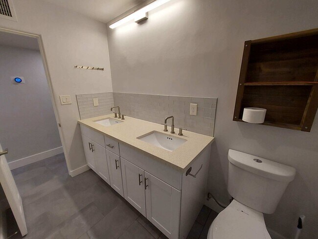 Foto del edificio - 308 E 14th St