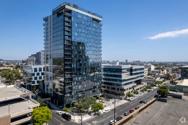 1550 N el Centro Ave - Sky Hollywood