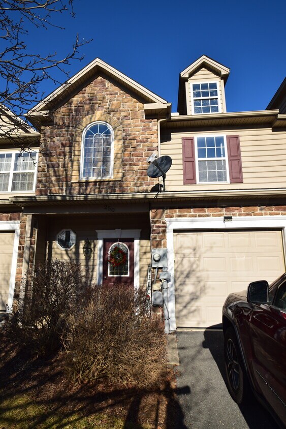 Primary Photo - 250 Whitley Dr