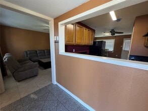 Building Photo - 2421 Pine St