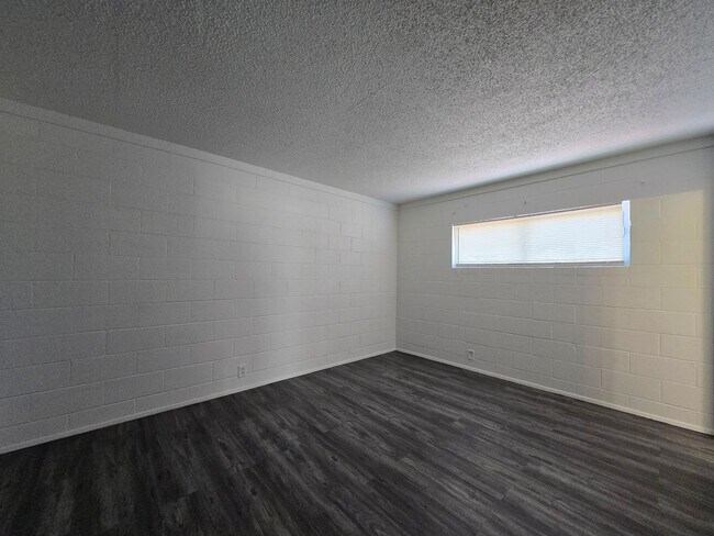 Foto del edificio - 2937 Stewart Ave