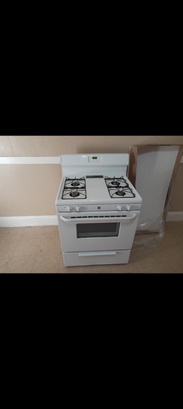 Building Photo - 920 Chicopee St