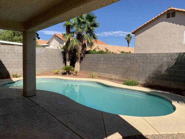 Foto del edificio - 4 Bedroom Pool Home