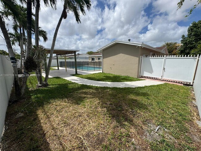 Foto del edificio - 2405 SW 129th Ct