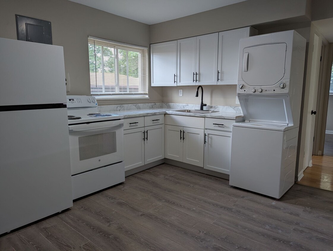 Primary Photo - Haltere at Berkeley