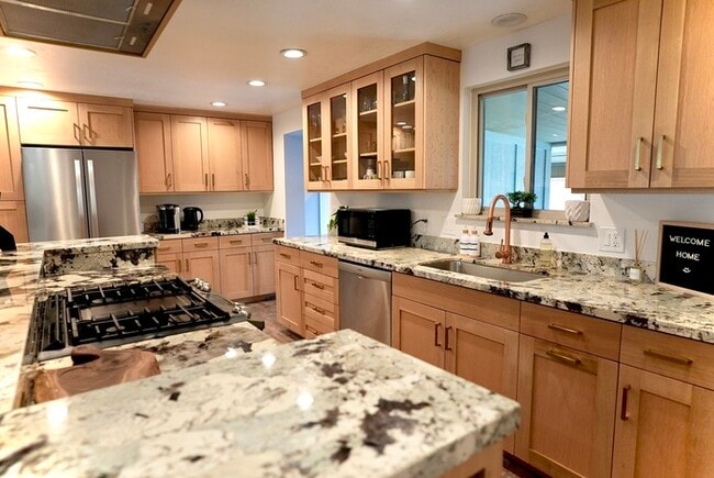 Building Photo - Millcreek Home with 2 Kitchens, Separate Entrance
