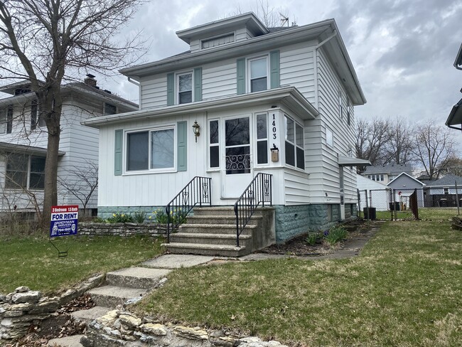 Building Photo - 1403 Dodge Ave