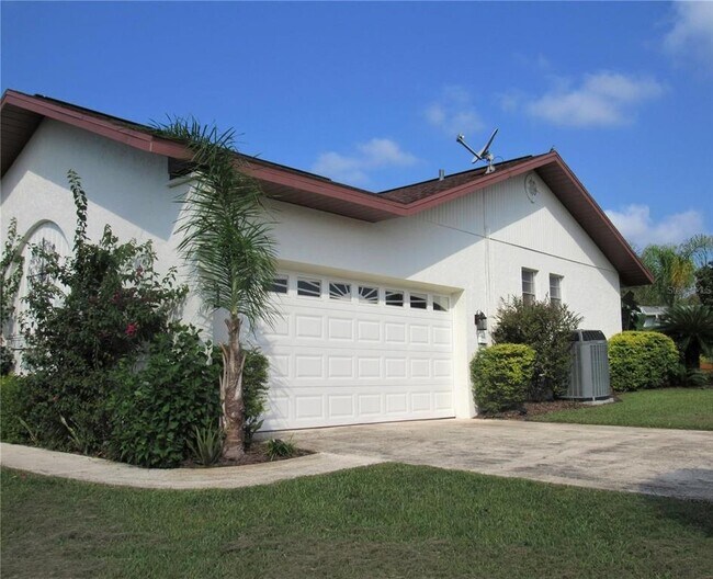 Foto del edificio - 8770 SW 196th Terrace Rd
