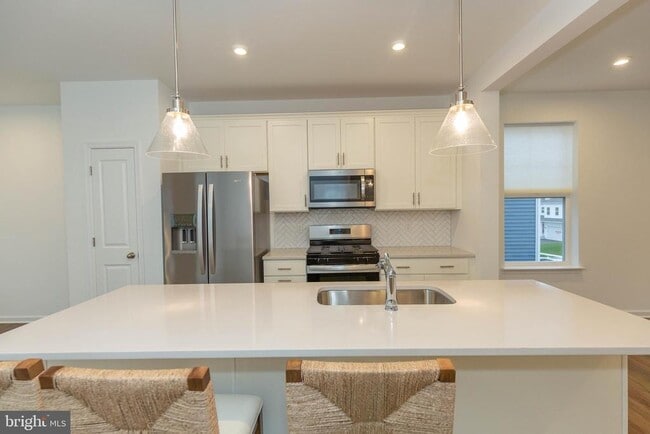 Building Photo - 767 Lord Fairfax St