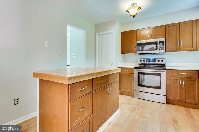 Building Photo - 4522 Logmill Rd
