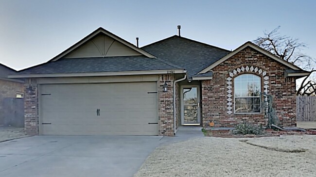 Building Photo - Beautiful 3 Bedroom 2 Bath Home in Mustang...