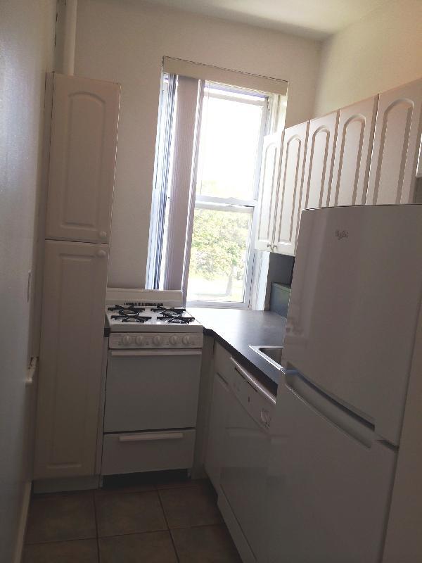 Building Photo - 89 Park Dr