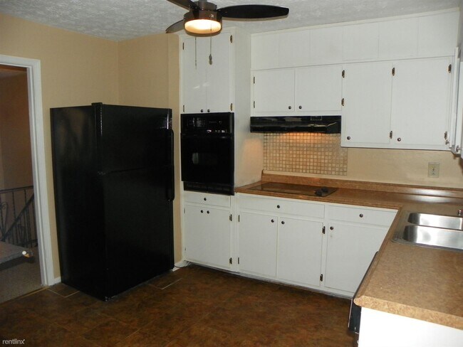 Foto del edificio - 3 br, 2.5 bath House - 5851 Christopher Lane