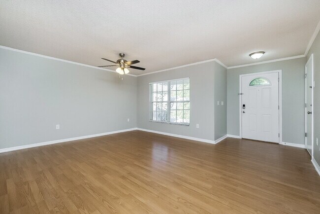 Foto del edificio - 2447 Sagemont Dr