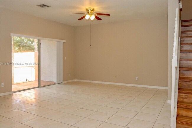 Foto del edificio - 5660 NW 120th Terrace