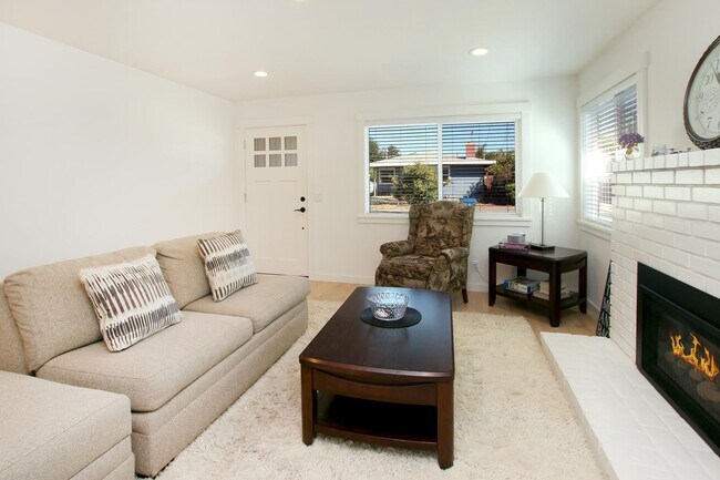 Foto del edificio - Charming Jewel Box Home Just Minutes from ...