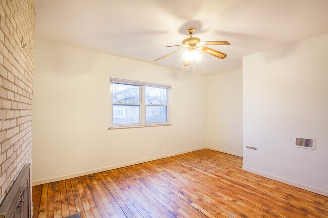 Foto del edificio - 307 Biddle Ave