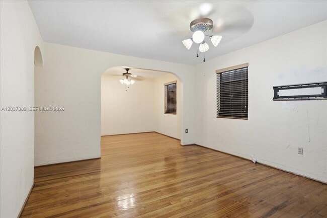 Building Photo - 2550 Trapp Ave