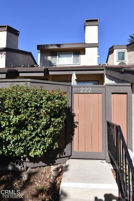 Building Photo - 3 br, 2.5 bath Townhome - 222 S Marengo Ave
