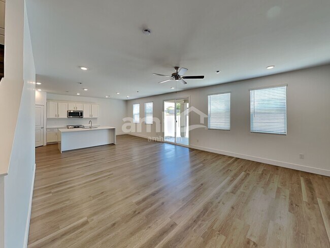 Building Photo - 9588 Harkes Dr
