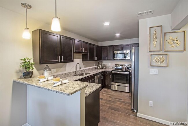 Foto del edificio - 17684 Maisons Dr