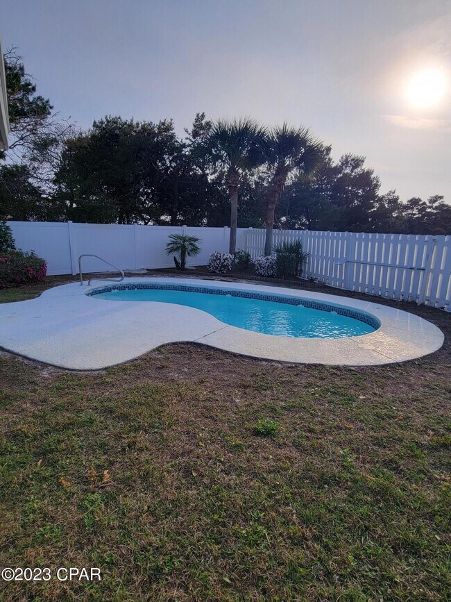 Building Photo - 226 Summerwood Dr