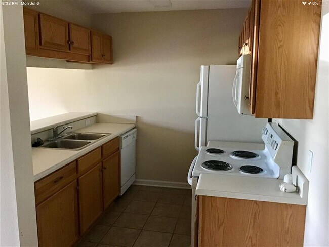 Building Photo - 2738 W Tharpe St