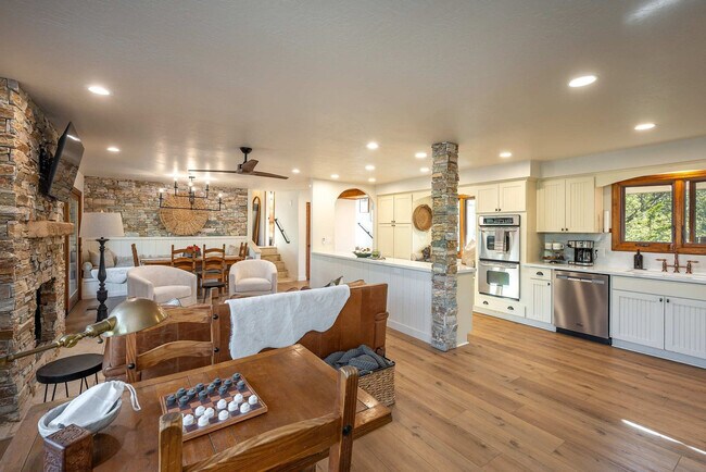 Foto del edificio - 43620 Washburn Dr