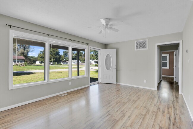 Foto del edificio - Donerail Way