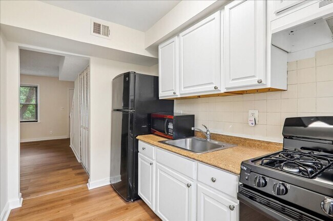 Building Photo - Lovely 3-Bedroom 1 bath End Unit townhome in Deanwood