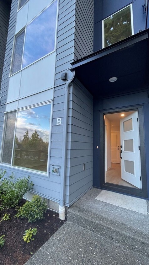 3bd/3.5ba Shoreline Townhome - 3bd/3.5ba Shoreline Townhome