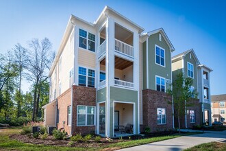 Building Photo - The Reserve at White Oak