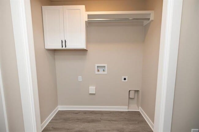 Building Photo - 524-526 W. 50th Ct. S.