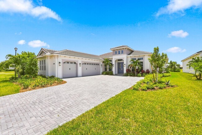 Building Photo - 15093 Wildwood Cir