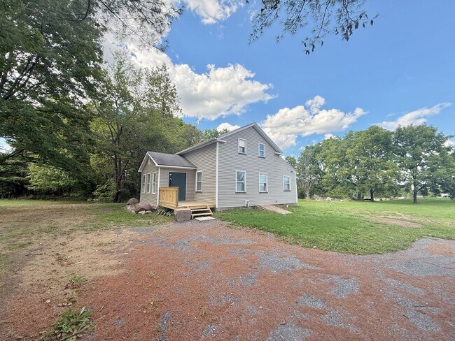 Foto del edificio - 3838 Dewey Rd