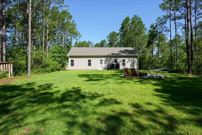 Foto del edificio - Charming 3 Bed, 2 Bath Home in Peaceful Ru...