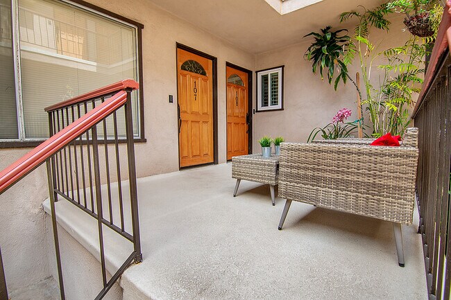 Foto del edificio - 1730 Camden Ave