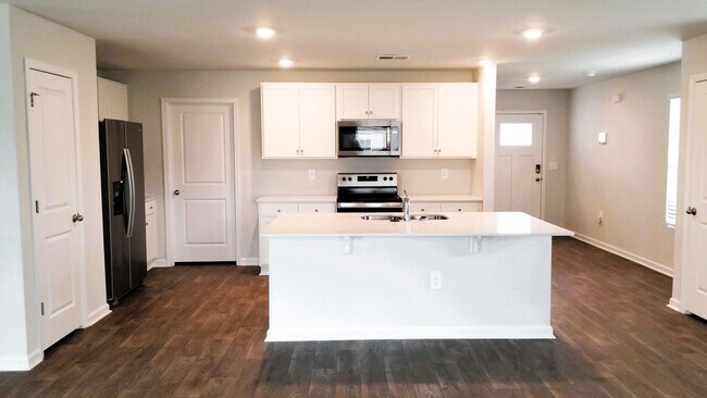 Building Photo - MARCH SPECIAL!!! $500 SECURITY DEPOSIT WIT...