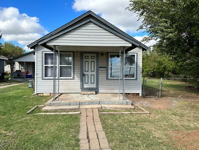 Foto del edificio - 2 Bed 1 Bath Moore