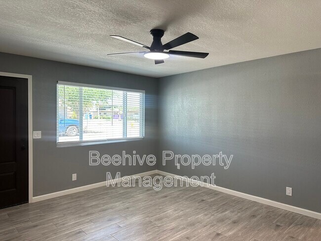 Photo - 1311 W 4th St House