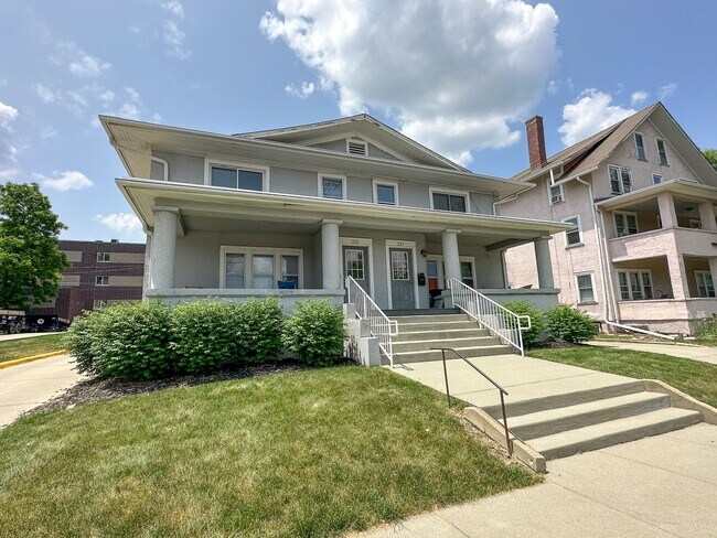Foto del edificio - 225-227 Sheldon Ave