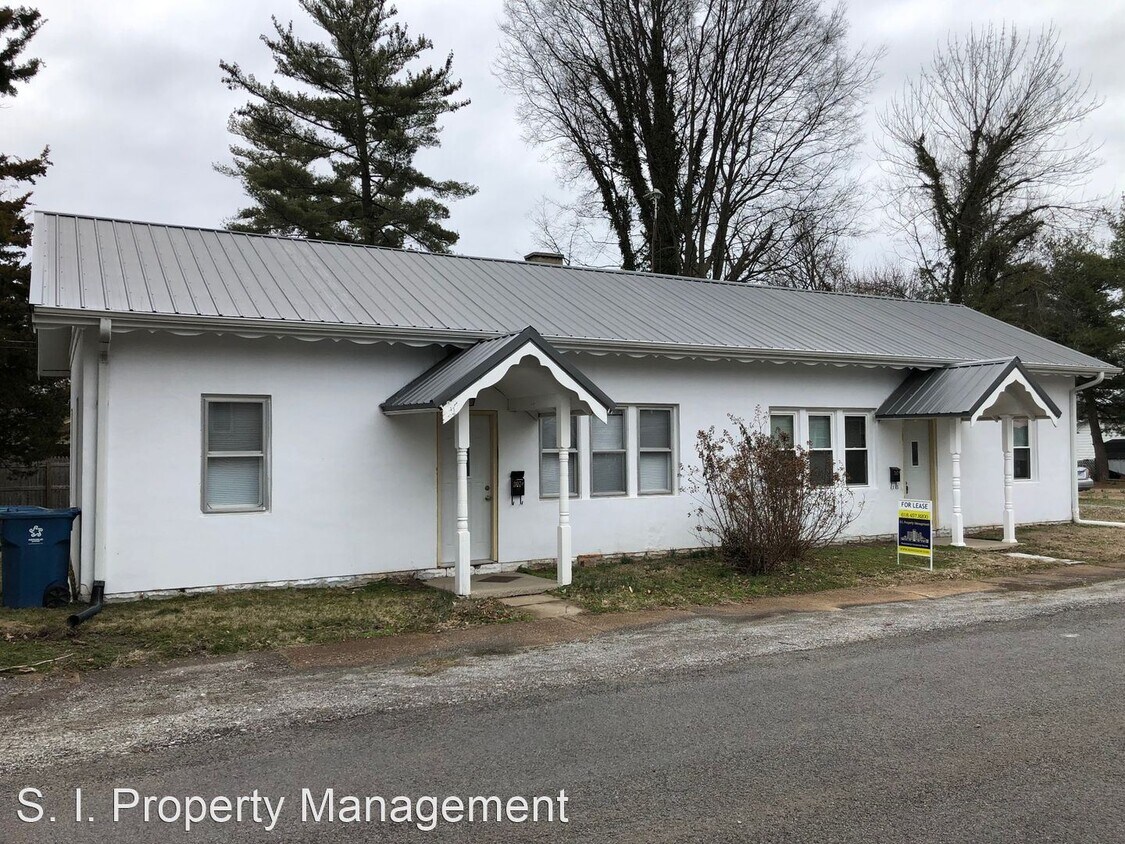 Primary Photo - 307 Charles St