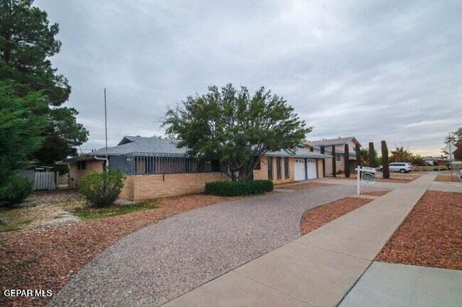 Foto del edificio - 8804 Cosmos Ave